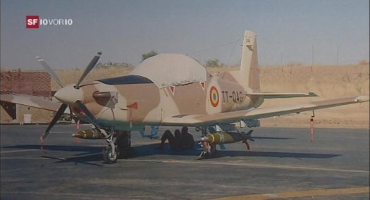 Pilatus-Flugzeug im Tschad mit Bomben. Bild: SF 10vor10